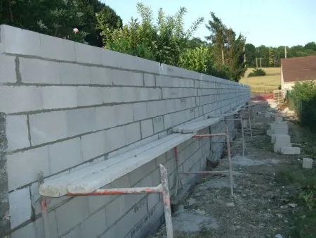 La clôture en maçonnerie de parpaings