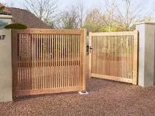 Le bois (naturel ou composite)