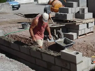 Maçonnerie du mur de clôture